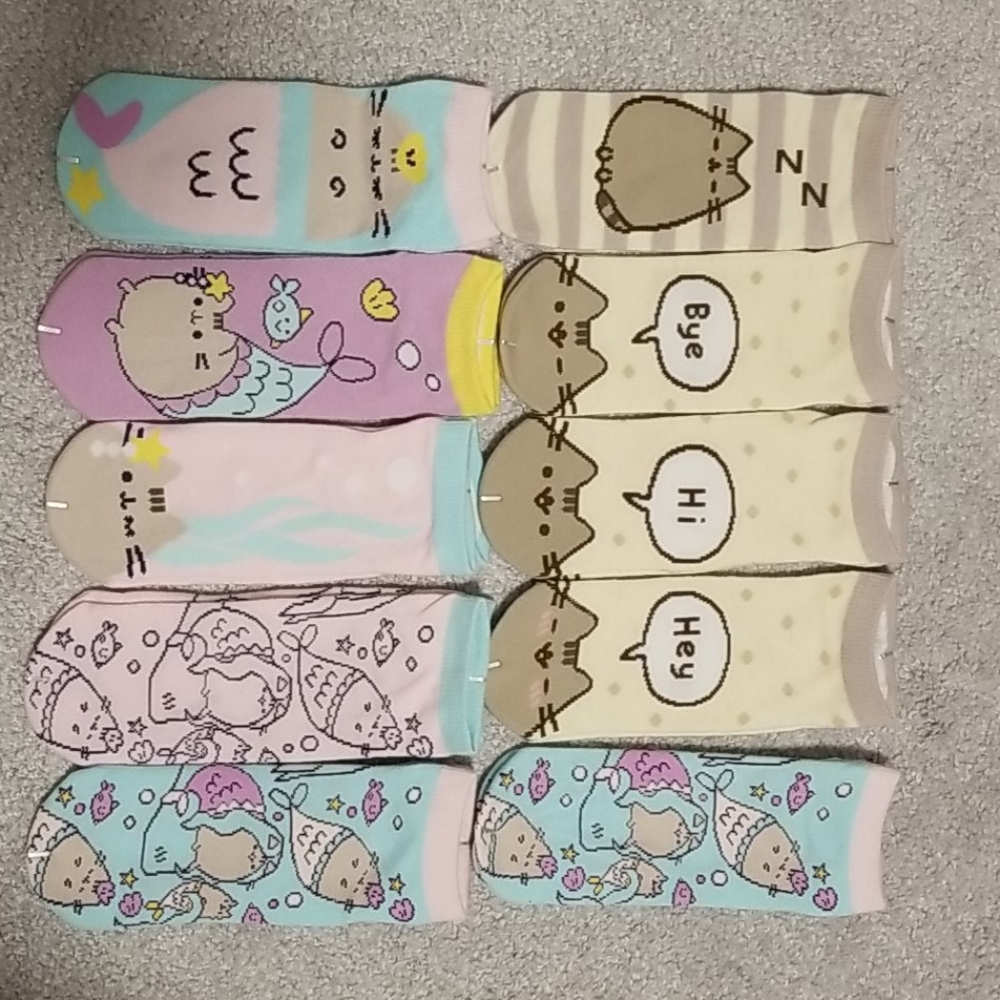 [SOLD]BRAND NEW Pusheen cat socks